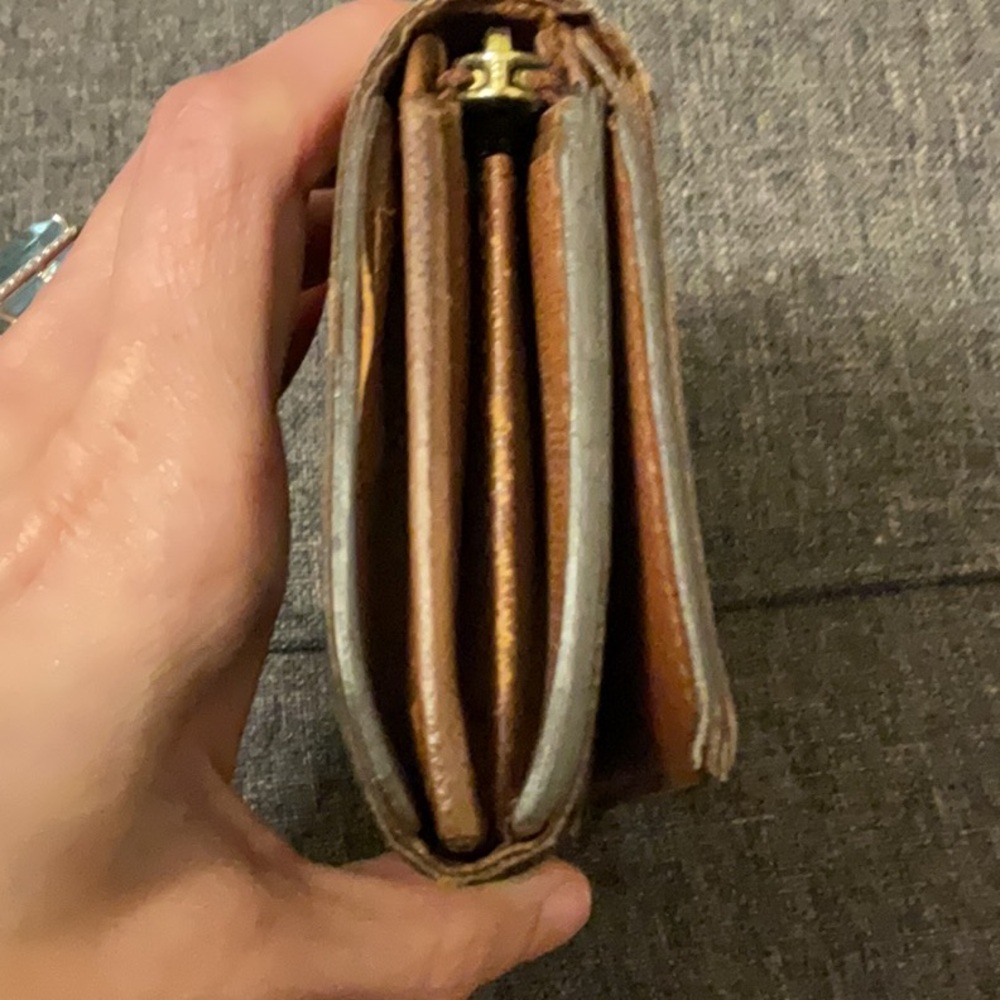 Louis Vuitton Leather Wallet With COA - Picture 4 of 16
